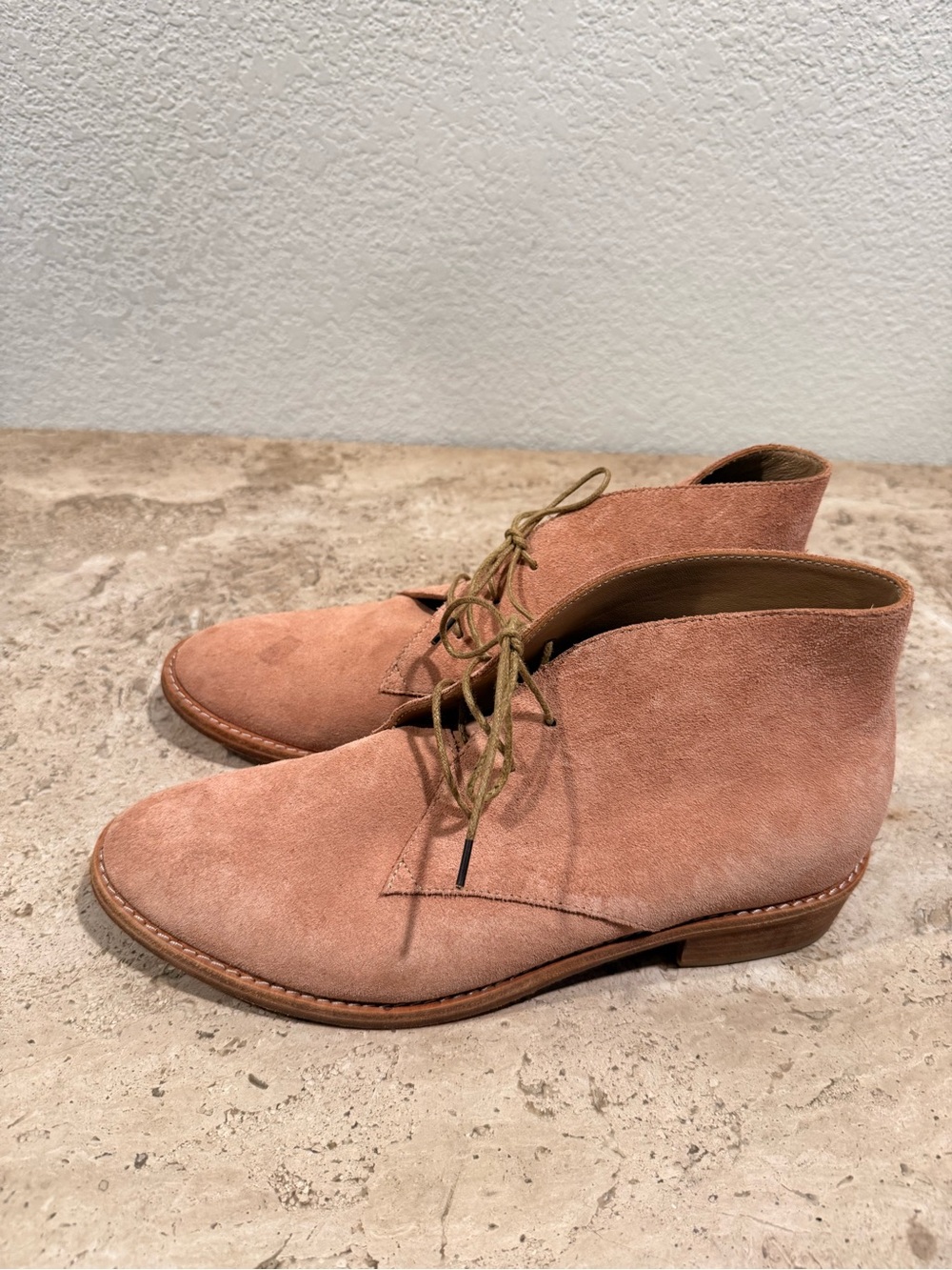 HUMA BLANCO Blush Suede Lace-Up Ankle Boots for Women - Picture 6 of 6
